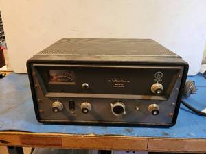 lot 1185 image: hallicrafters Model No. HT-33A Linear Amplifier - Powers On
