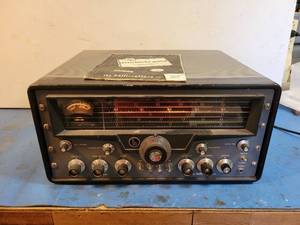 lot 1186 image: hallicrafters Model No. SX-101 HAM Radio Receiver with Manual - Powers On