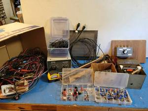 lot 1211 image: Lot of Assorted Electronics, Parts Kits and More