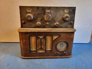 lot 1221 image: Antique Airline Radio and Freshman Masterpiece Radio Assembly - Both Untested
