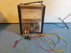 lot 1223 image: SENCORE Dynamic In-Circuit Transistor Tester - Powers On