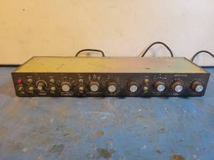lot 1258 image: Vintage Bandpass Filter, Notch Filter - No Tag for Model or Maker - Powers On