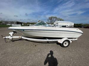 1995 Sea Ray 17FT Boat
