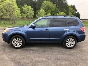 2012 Subaru Forester 2.5X Premium - AWD - 2 OWNERS