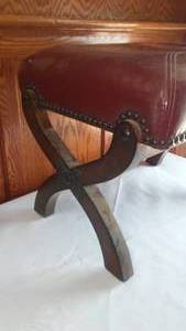 lot 9 image: Vintage Footstool