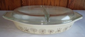 lot 24 image: Pyrex, Oblong Divided with Cover