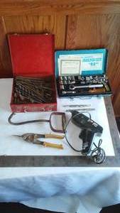 lot 28 image: Tools - Socket Set, Glue Gun  Working