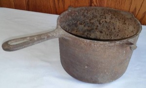 lot 32 image: Griswold Deep Fat Fryer - Wow