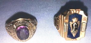 lot 48 image: Vintage Jostens class rings (2)