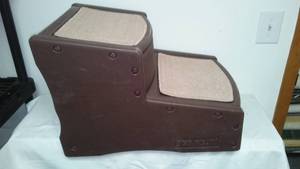 lot 59 image: Poly Pet Steps