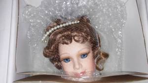 lot 81 image: Court of Dolls in box.