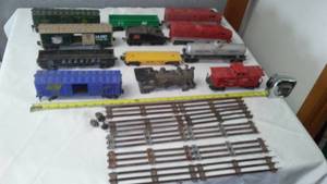 lot 107 image: Plastic Train cars and more.