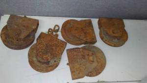 lot 143 image: pulley wheels on brackets (5)-still working