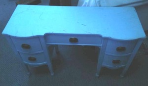 lot 167 image: Dressing Table, Dresser - Cute-Cute-Cute