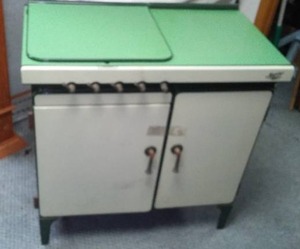 lot 178 image: Vintage Gas Stove - Great Colors.