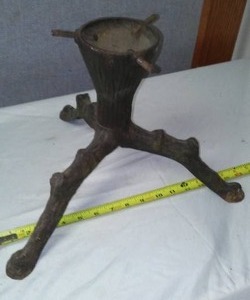 lot 189 image: Antique Cast Christmas Tree Stand  WOW