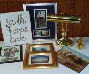 lot 313 image: Home Decor- Variety of pictures and a desk lamp