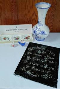 lot 314 image: Hand painted Vase and other European items