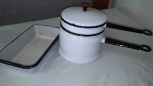lot 226 image: Enamelware pan and double boiler - nice.
