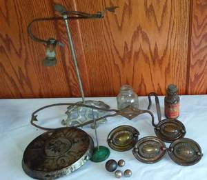 lot 326 image: Eclectic Vintage