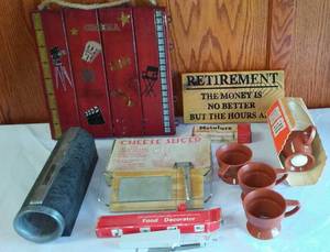 lot 327 image: Misc. Kitchen wares.