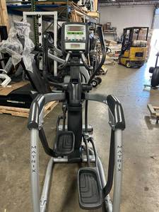 Commercial Matrix 3x ascent trainer elliptical. Works great