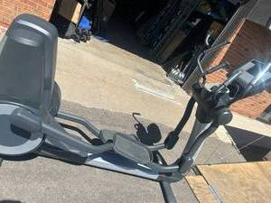 Life fitness 95x elevation cross trainer