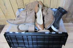 Mixed bin of womens shoes - complete sets - mixed sizes and styles