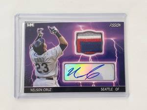 lot 7 image: Nelson Cruz 2016 Autograph & Relic Hits Memorabilia D-7 Numbered 11