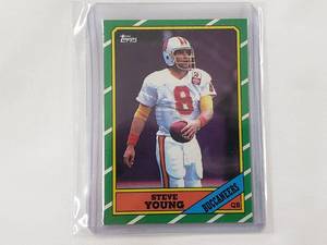 lot 22 image: Steve Young 1986 Topps Rookie Card #374