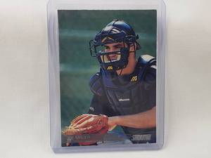 lot 72 image: Joe Mauer Topps Future Star Silver Rookie Card #107