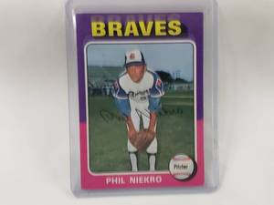 lot 123 image: Phil Niekro 1973 Topps #130