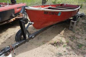 lot 11 image: 1969 Crestliner 14 Aluminum Boat with Trailer