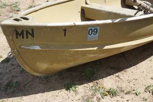 lot 17 image: 1965 Alumacraft 14 Aluminum Row Boat