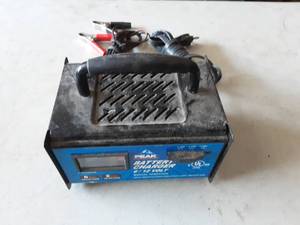 Peak Battery Charger 6 & 12 Volt  2 & 6 Amp