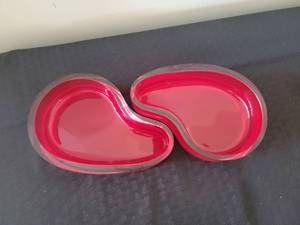 lot 26 image: Art-Glass Kidney Ashtrays