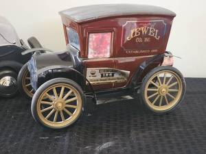 lot 100 image: Rolls Royce Laudau Scotch Tantalus & Jim Beam Wagon