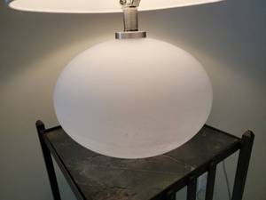 lot 263 image: Frosted Base Table Lamp