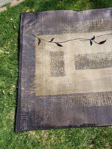 lot 260 image: Rugged Contemporary area Rug