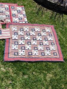 lot 256 image: Patriotic Bedroom Linens Set