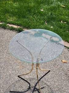 lot 49 image: Modern Brass Side Table