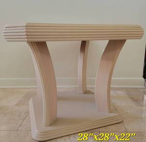 lot 50 image: Art Deco Bleach Side Table from Drexel