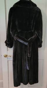 lot 60 image: Oscar de la Renta Mahogany Mink Full Length Trench Coat