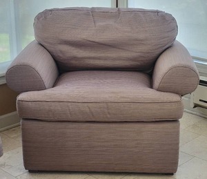 lot 192A image: Ultra-Comfortable Luxury Armchair A - Beige