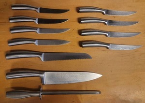 lot 222 image: Chefs Knife Block Set by Chicago Cutlery