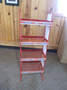 lot 32 image: TGI Fridays On the Rocks Display Stand