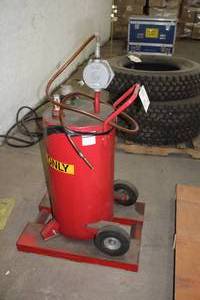 lot 527 image: JD Industries JDI-35 Fuel Caddy with Stand