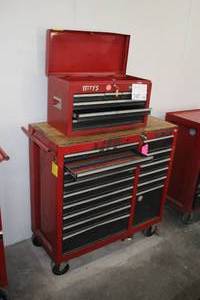 lot 545 image: Craftsman 2-piece Rolling Tool Cabinet and Chest