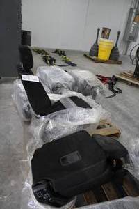 lot 572 image: 2018 Ford Expedition Bucket Seat