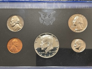 lot 29 image: 1969 Proof Set